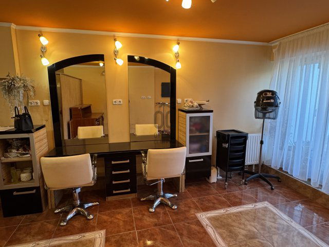 Kiadó ipari ingatlan, Nyíregyházán 300 E Ft / hó