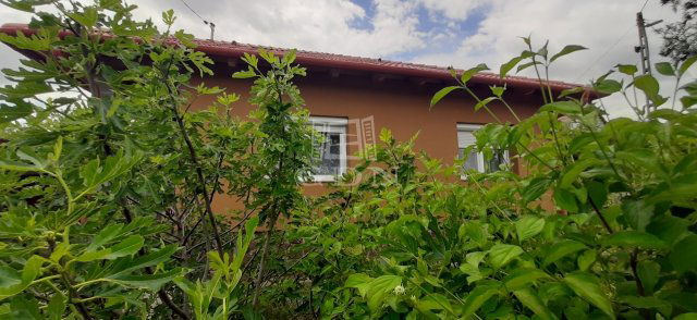 Eladó családi ház, Kapolyon 38.9 M Ft, 2 szobás
