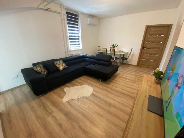 Eladó téglalakás, Oroszlányban 54.9 M Ft, 3 szobás