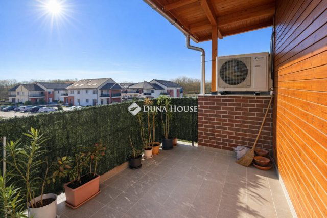 Eladó téglalakás, Veresegyházon 84.9 M Ft, 3 szobás