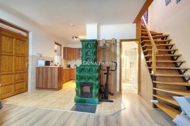 Eladó nyaraló, Budakeszin 79 M Ft, 3 szobás