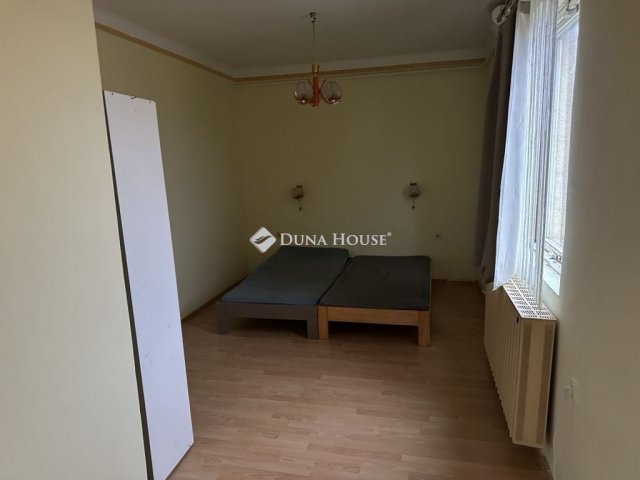 Eladó családi ház, Jászberényben 49.9 M Ft, 3 szobás