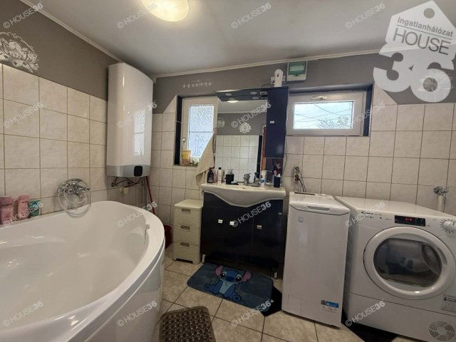 Eladó családi ház, Kecskeméten 27.99 M Ft, 2 szobás