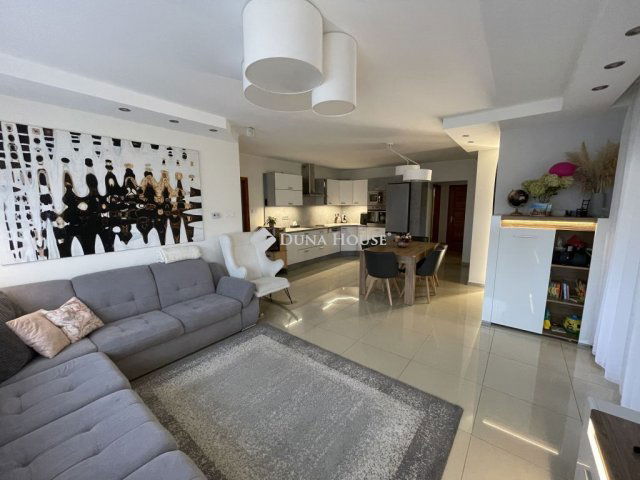 Eladó családi ház, Kecskeméten 109 M Ft, 4 szobás