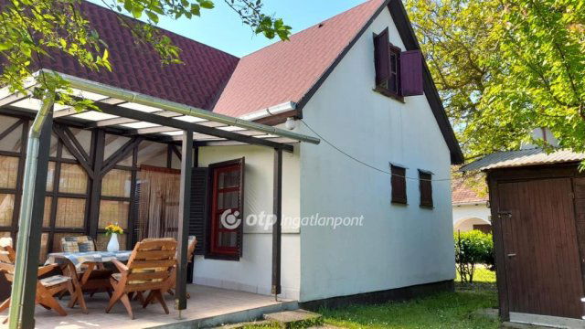 Eladó nyaraló, Balatonfőkajáron 39 M Ft, 3+1 szobás