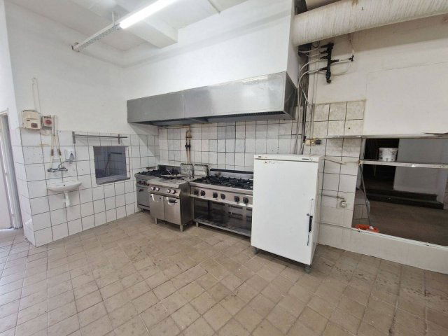 Kiadó üzlethelyiség, Budapesten, XIII. kerületben 977 E Ft / hó