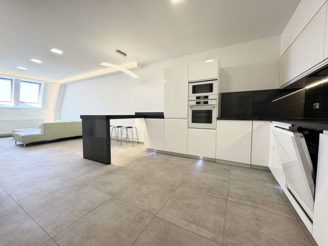 Eladó téglalakás, Budapesten, VII. kerületben 125 M Ft, 3 szobás