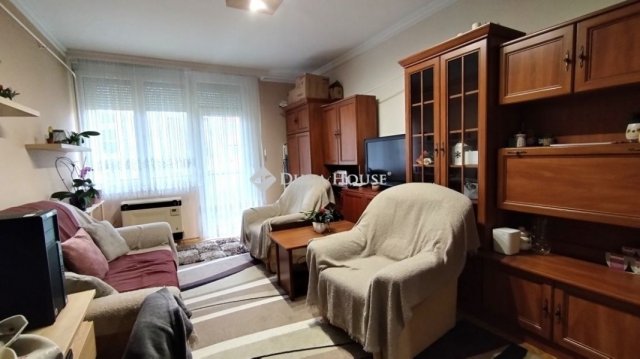 Eladó téglalakás, Szombathelyen 40.5 M Ft, 2 szobás