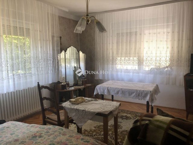 Eladó ikerház, Vácon 85 M Ft, 3 szobás / költözzbe.hu