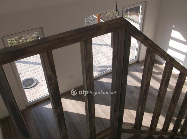 Eladó családi ház, Markazon 35 M Ft, 2 szobás