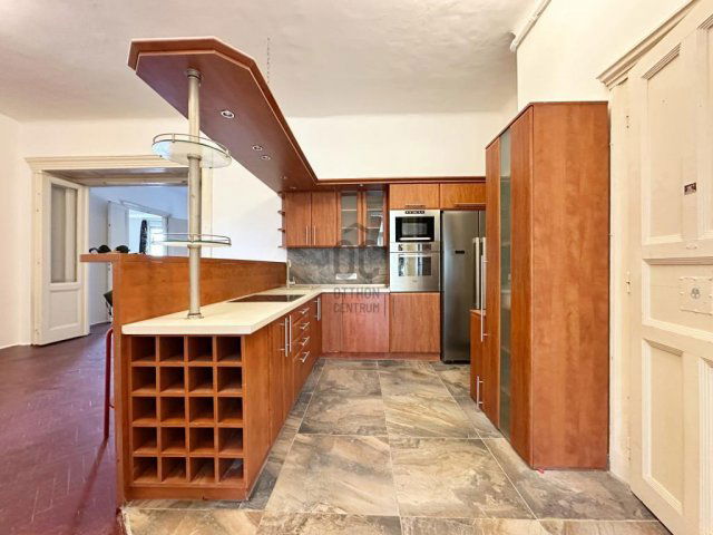 Eladó téglalakás, Budapesten, XIV. kerületben 115 M Ft, 5 szobás