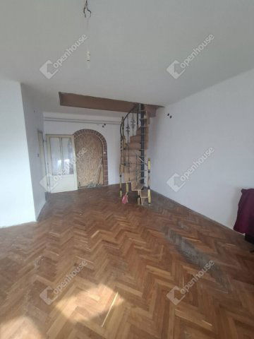 Eladó családi ház, Debrecenben 59.99 M Ft, 5 szobás