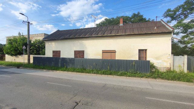 Eladó téglalakás, Mátészalkán 31.9 M Ft, 4 szobás