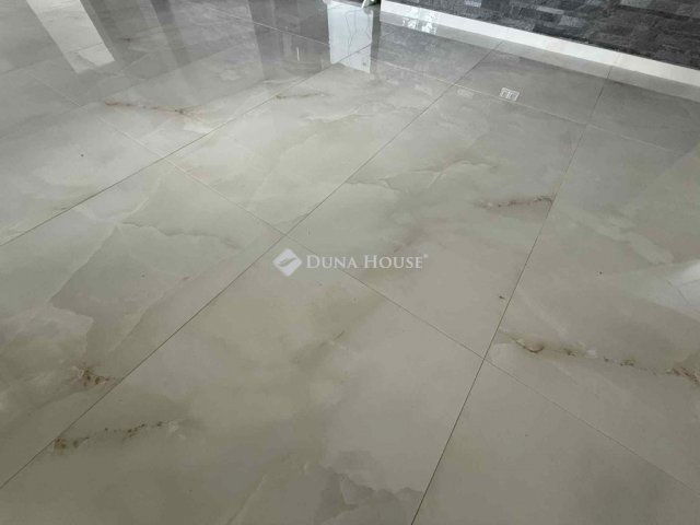 Eladó családi ház, Tiszaroffon 86 M Ft, 3 szobás