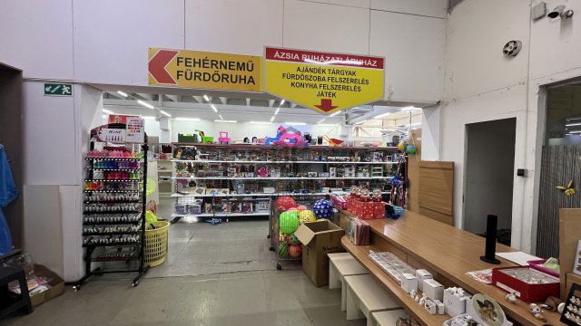 Kiadó üzlethelyiség, Szekszárdon 3820 E Ft / hó
