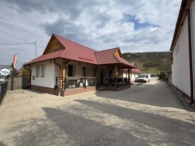 Eladó üzlethelyiség, Karancsalján 160 M Ft, 6 szobás