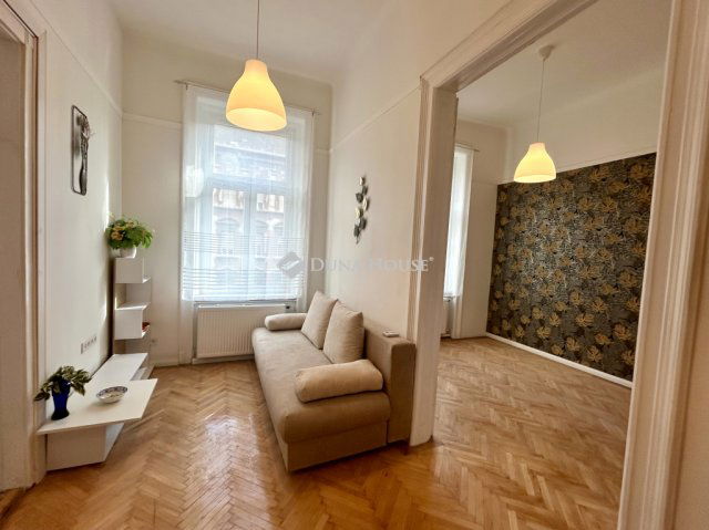 Eladó téglalakás, Budapesten, VII. kerületben 89.9 M Ft