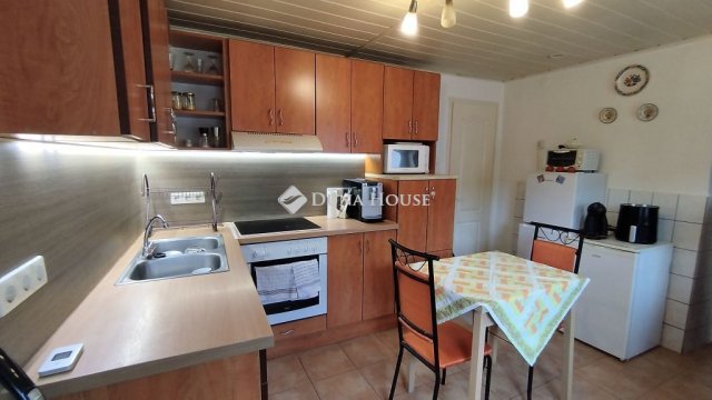 Eladó családi ház, Meggyeskovácsin 43.5 M Ft, 2 szobás