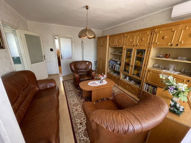 Eladó téglalakás, Győrött 52 M Ft, 2 szobás