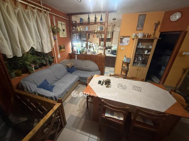 Eladó családi ház, Tiszakécskén 49.9 M Ft, 3 szobás