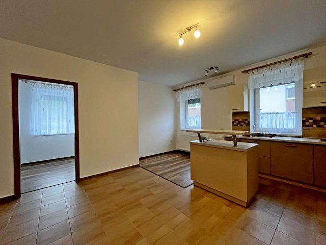 Kiadó téglalakás, albérlet, Egerben 230 E Ft / hó, 4 szobás