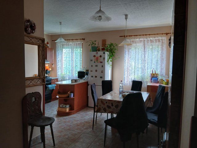 Eladó családi ház, Tiszacsegén 33 M Ft, 3 szobás