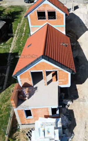Eladó ikerház, Pilisborosjenőn 164.9 M Ft, 4 szobás