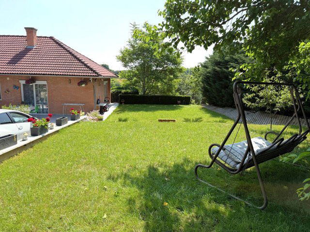 Eladó családi ház, Pécsett 169 M Ft, 6 szobás