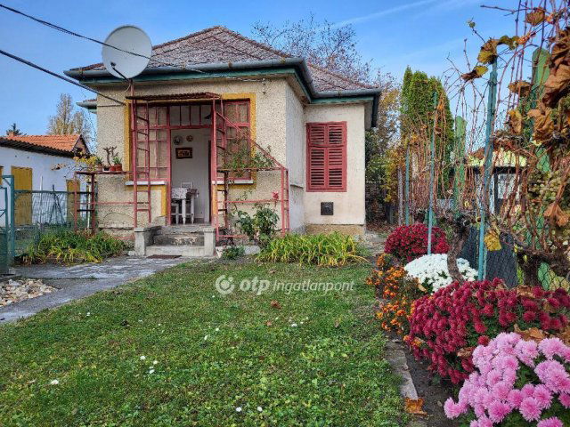 Eladó családi ház, Zamárdiban 90 M Ft, 3 szobás