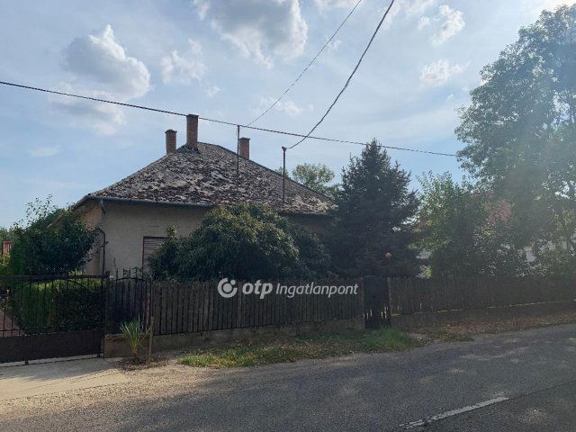 Eladó családi ház, Tiszakürtön 18 M Ft, 3 szobás