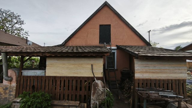 Eladó családi ház, Délegyházán 49.9 M Ft, 1+2 szobás