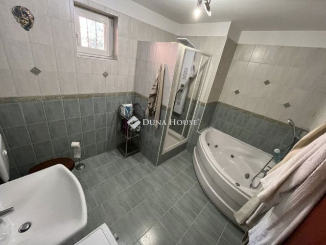 Eladó családi ház, Fóton 142.5 M Ft, 4+1 szobás