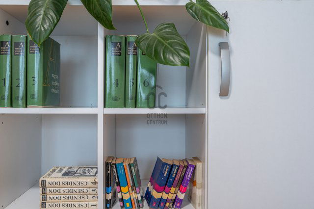 Eladó panellakás, Budapesten, III. kerületben, Szentendrei úton