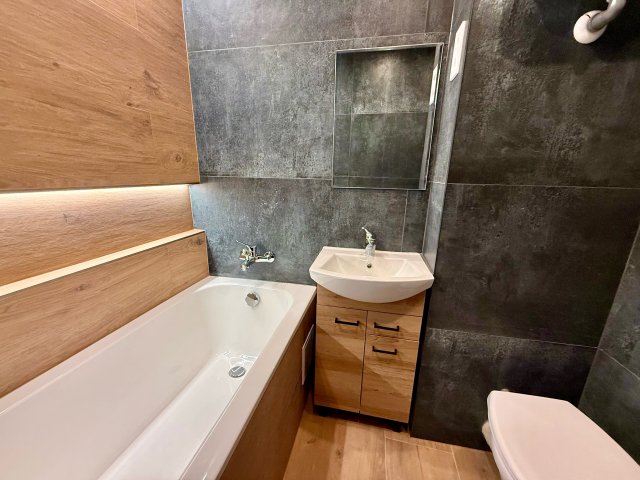 Eladó panellakás, Szegeden 45.9 M Ft, 2 szobás