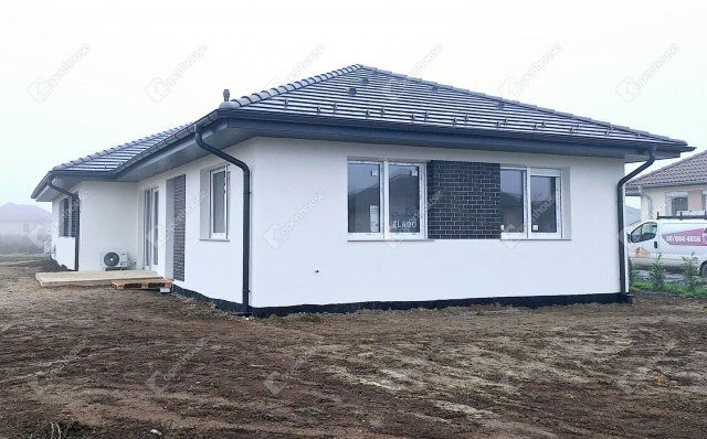 Eladó családi ház, Győrságon 79.9 M Ft, 4 szobás