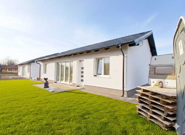 Eladó ikerház, Dunavarsányban 99.6 M Ft, 4 szobás