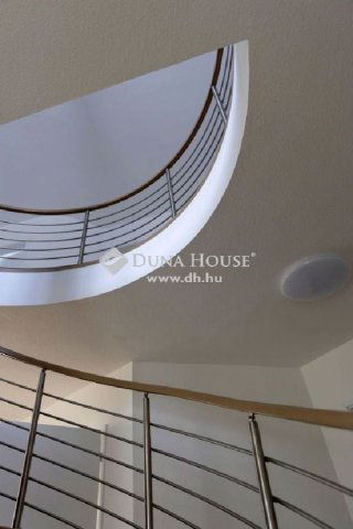 Eladó családi ház, Siófokon 381 M Ft, 7 szobás