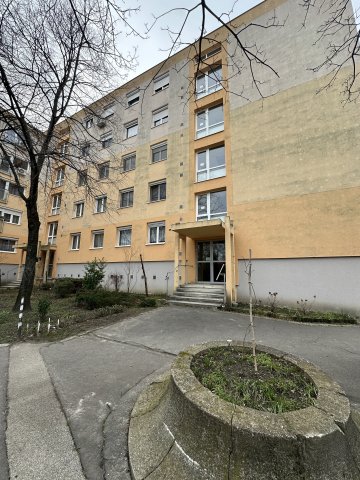 Eladó panellakás, Győrött 63 M Ft, 4 szobás