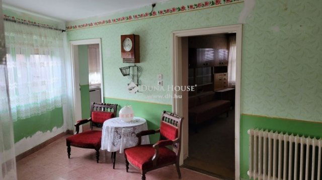 Eladó családi ház, Szigetváron 25.5 M Ft, 3 szobás