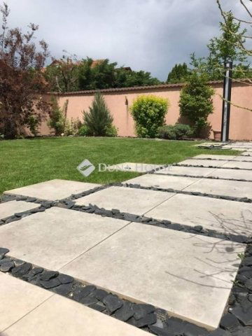 Eladó ikerház, Szegeden 147.9 M Ft, 5 szobás