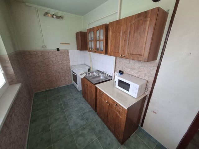 Eladó panellakás, Kiskunfélegyházán 30 M Ft, 2 szobás