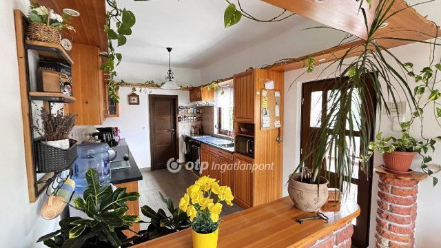 Eladó családi ház, Érden 159.999 M Ft, 4 szobás