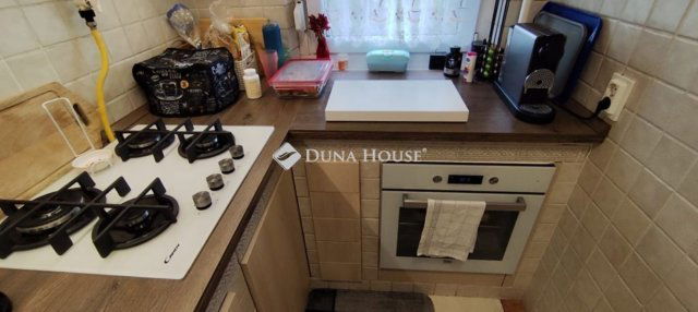 Eladó panellakás, Budapesten, III. kerületben 73.9 M Ft