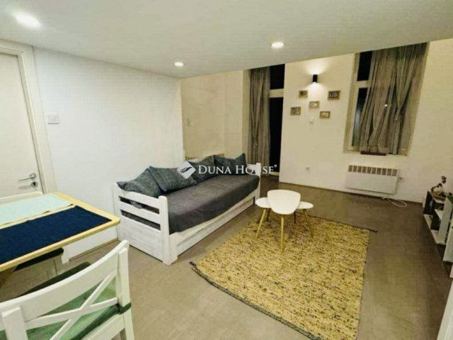 Kiadó téglalakás, albérlet, Budapesten, VII. kerületben