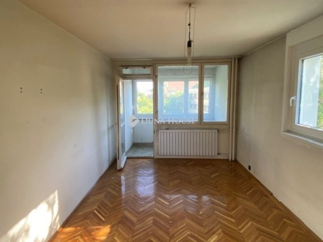 Eladó panellakás, Budapesten, III. kerületben 63.9 M Ft, 2 szobás
