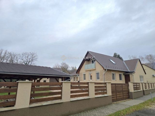 Eladó családi ház, Hosszúhetényen 99 M Ft, 4 szobás