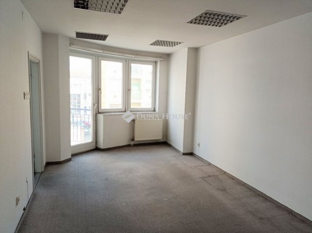 Eladó iroda, Zalaegerszegen 270 M Ft / költözzbe.hu