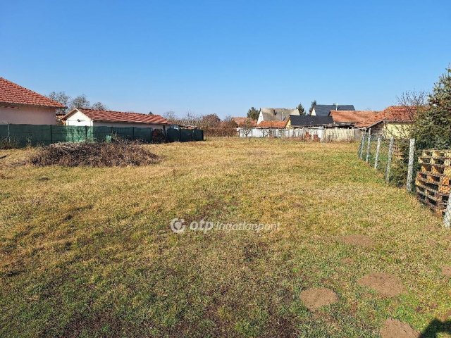 Eladó telek, Tiszafüreden 7.5 M Ft / költözzbe.hu