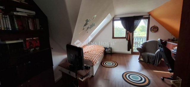 Eladó családi ház, Vecsésen 149.999 M Ft, 5 szobás