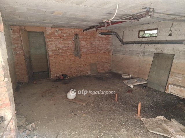 Eladó családi ház, Tiszafüreden 29.9 M Ft, 2 szobás